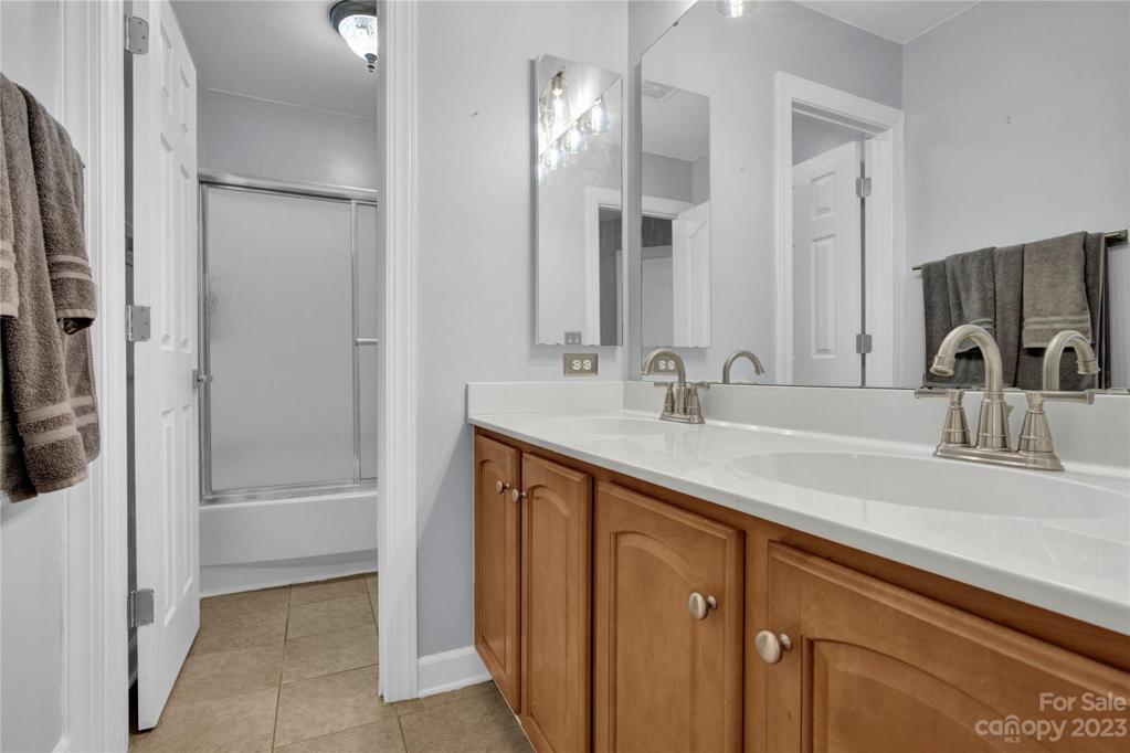 2nd floor full bath