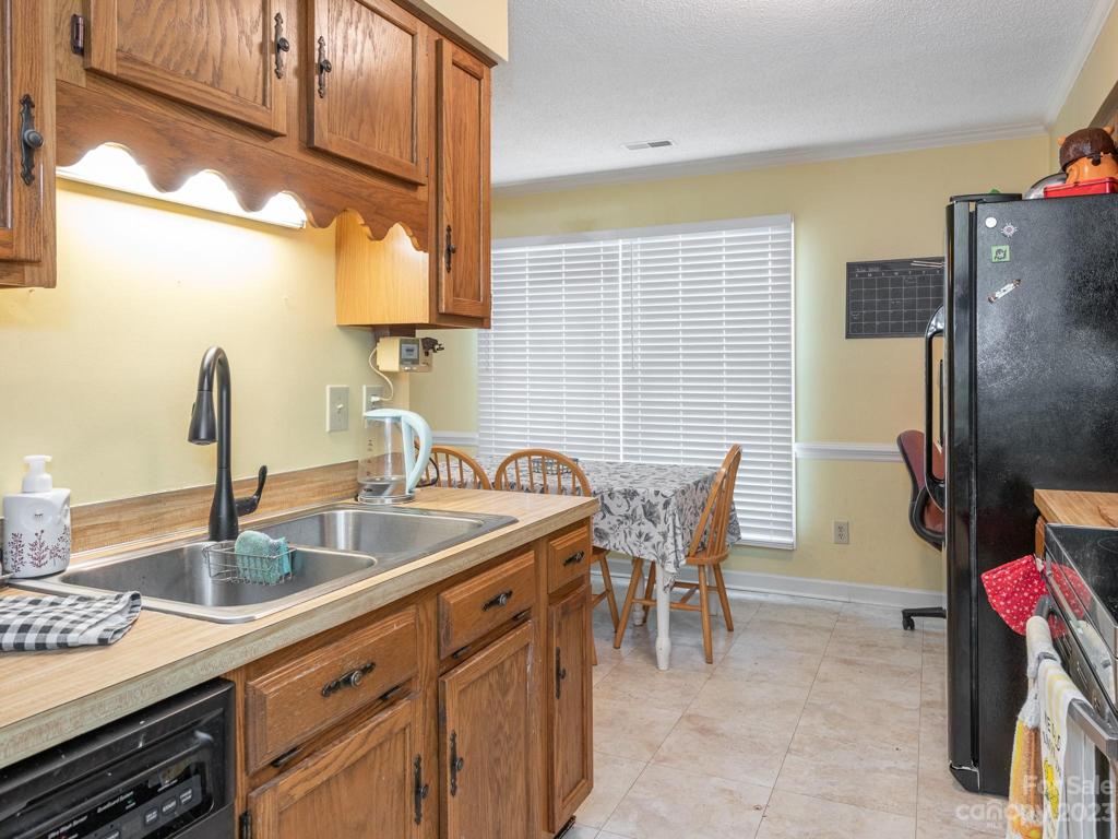Kitchen and Breakfast Nook