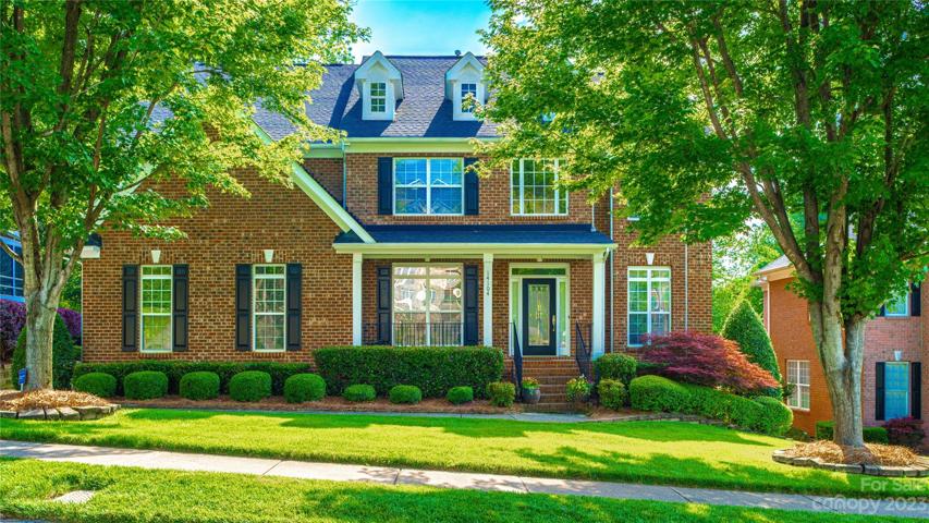 Full Brick-Golf Course View!