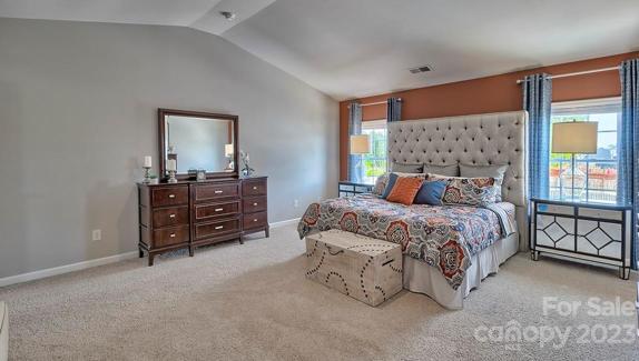 PHOTOS REPRESENTATIVE.