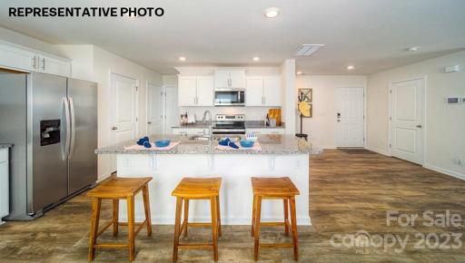 Kitchen with island