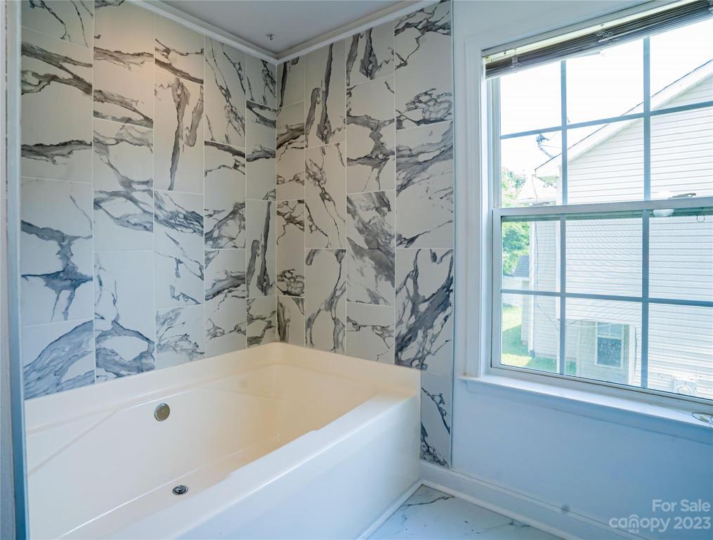 Master Tub