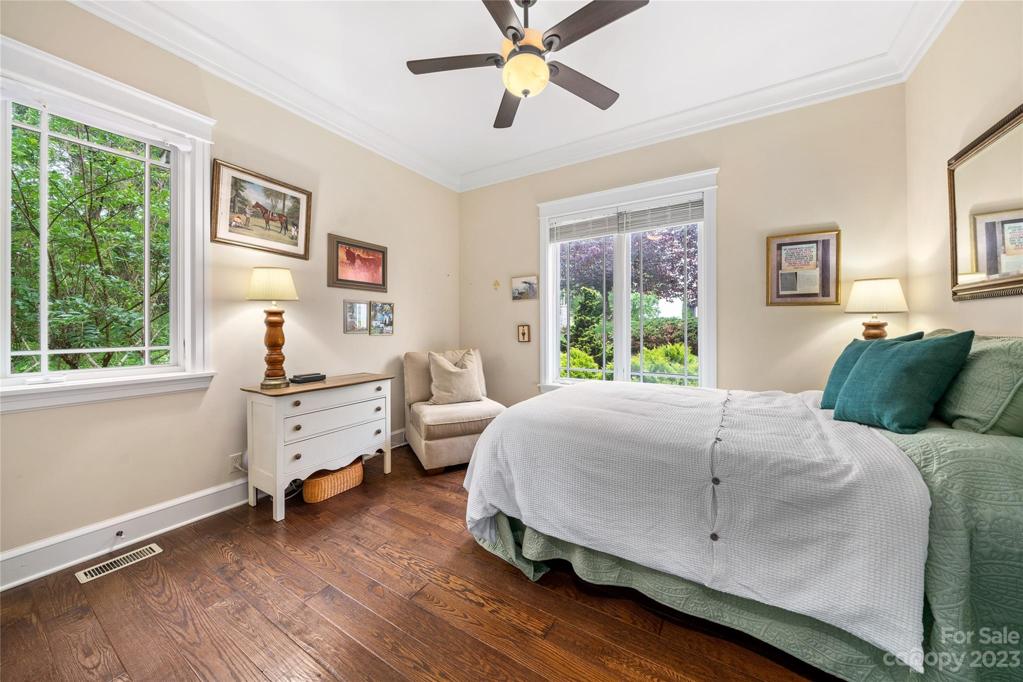 Main level guest room