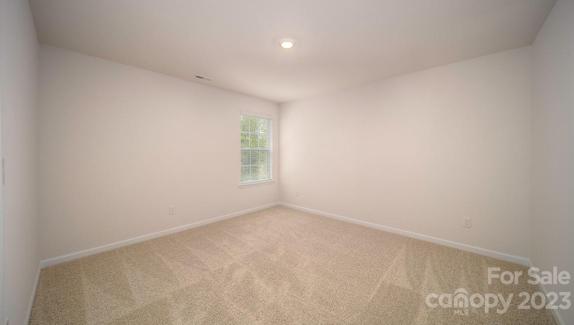 PHOTOS REPRESENTATIVE