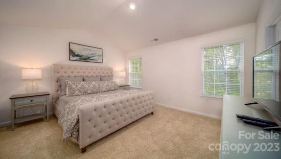 PHOTOS REPRESENTATIVE