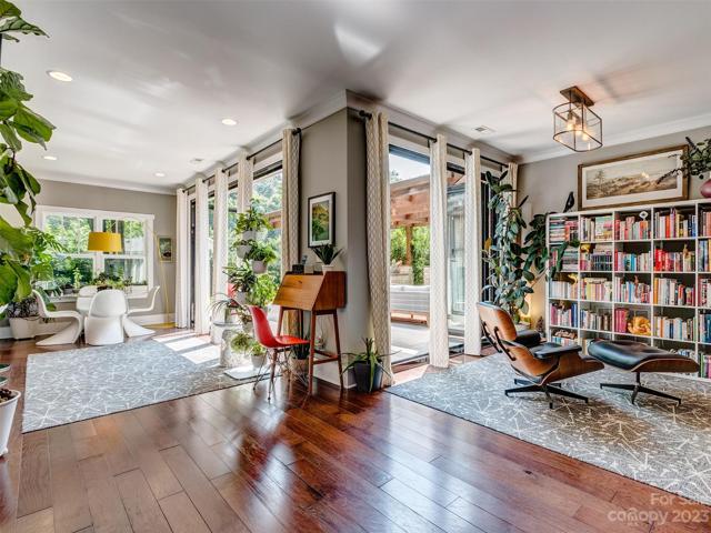 Formal Dining Room with Accordian Doors to the Outdoor Living Areas!