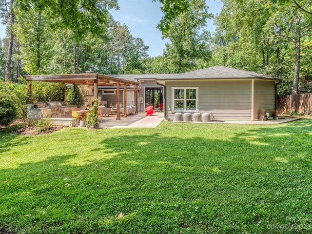 Large, Private, Fenced Back Yard