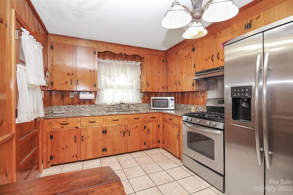 Granite countertops and stainless steel appliances