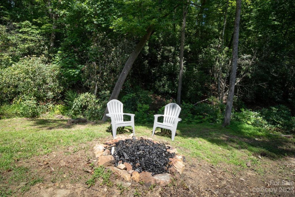 Enjoy outdoor space by creek