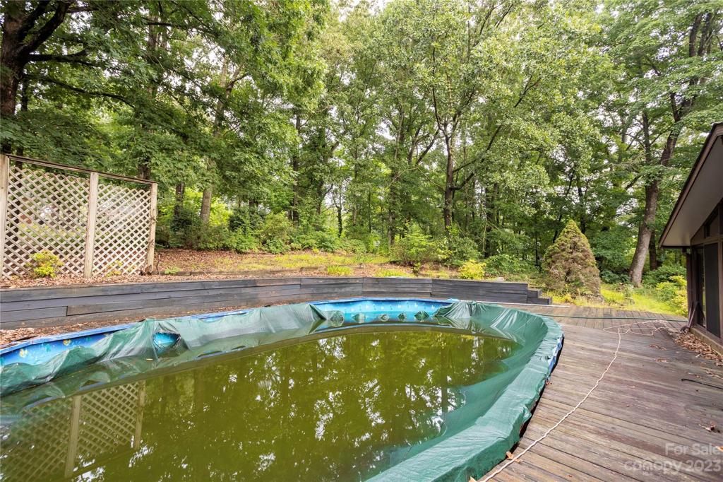 Above ground pool, Deck photo