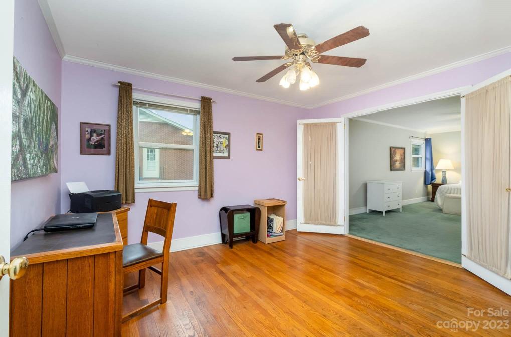 Sitting Room/Primary Bedroom Entry