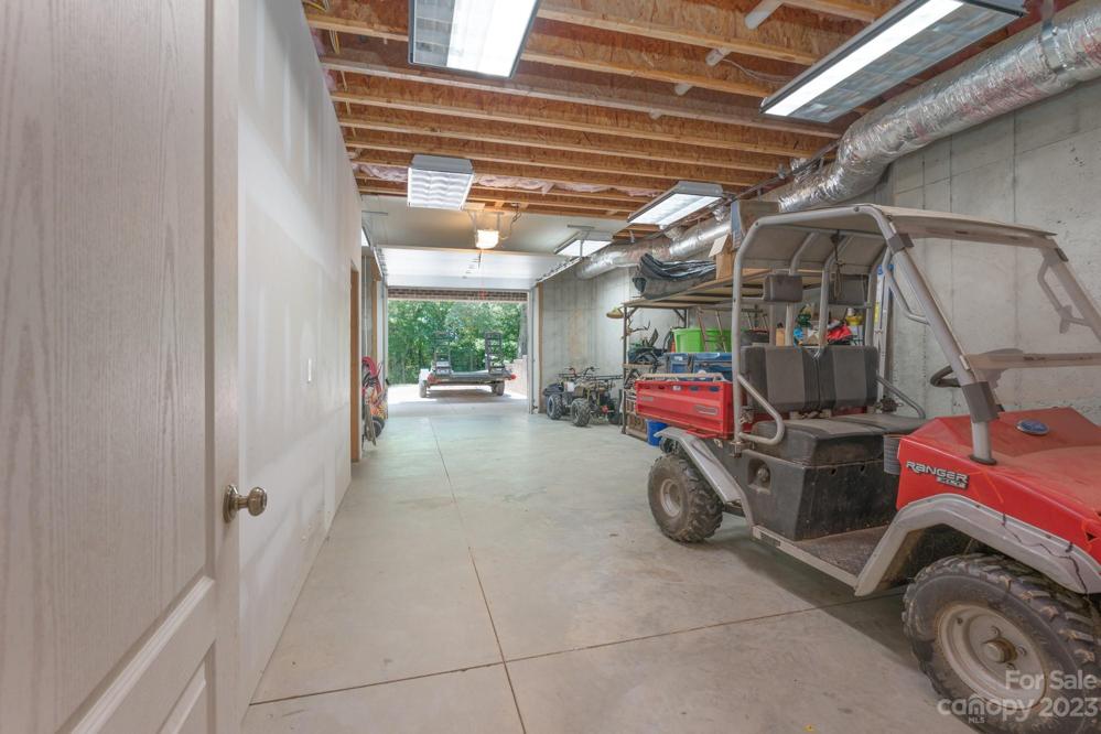 Additional side load garage