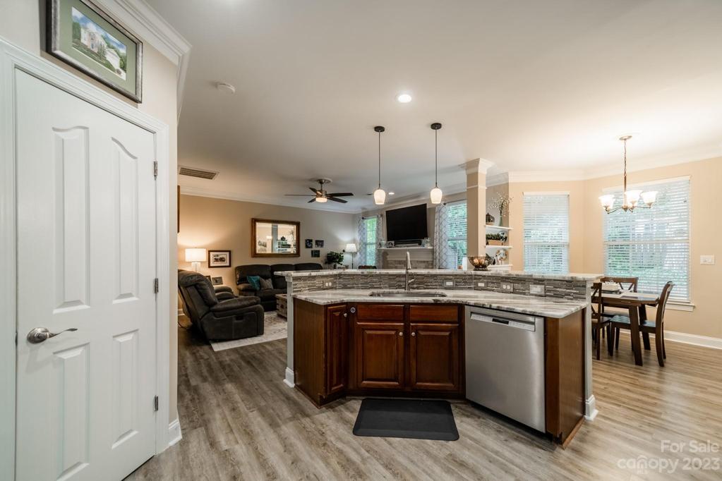 Kitchen and breakfast nook