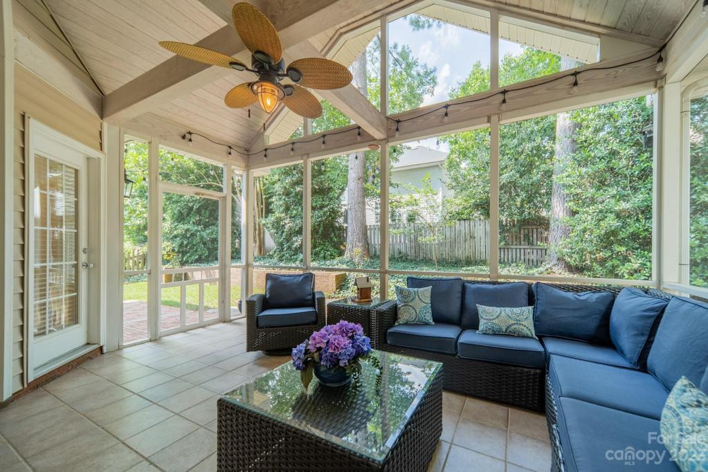 Screened-in Porch