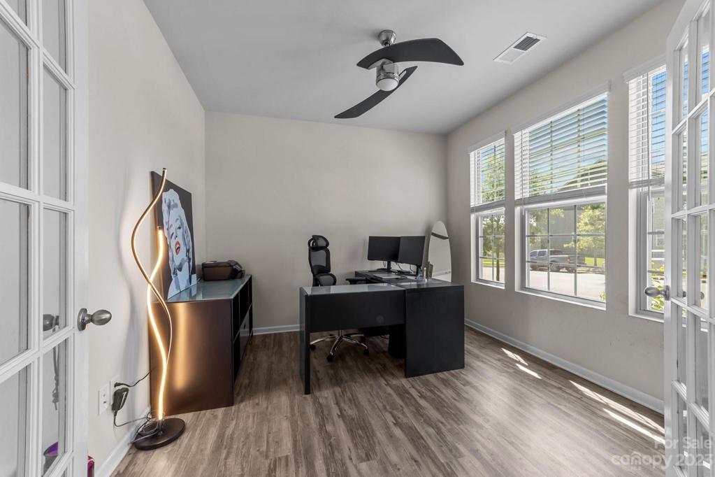 Front office/flex space allows plenty of natural light and a beautiful view across to Westbranch walkways and Clubhouse!