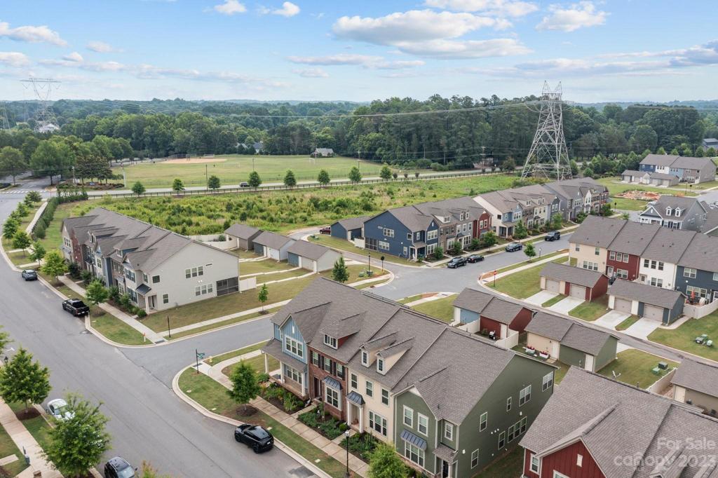 Nestled in the heart of the community, one moment away from Davidson-Concord Rd and a few moments from Town of Davidson activities.  Park at the corner of River Run Country Club, just one block away, and Davidson Greenway at the bottom of street.