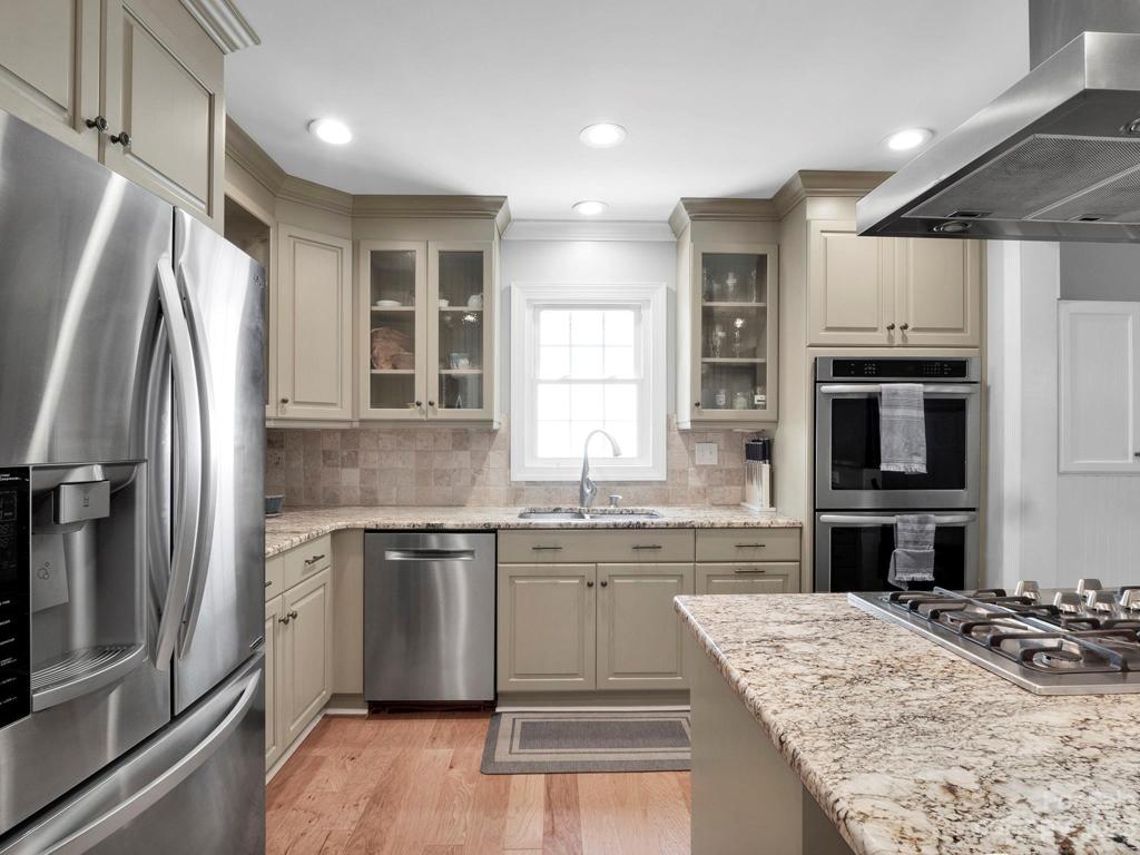 Beautiful cabinets and granite