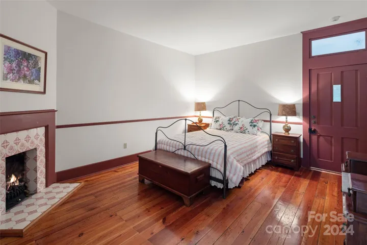 Guest bedroom