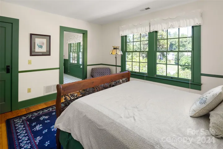 Guest bedroom