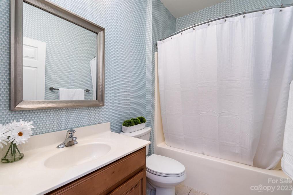 Main Floor Guest Bath