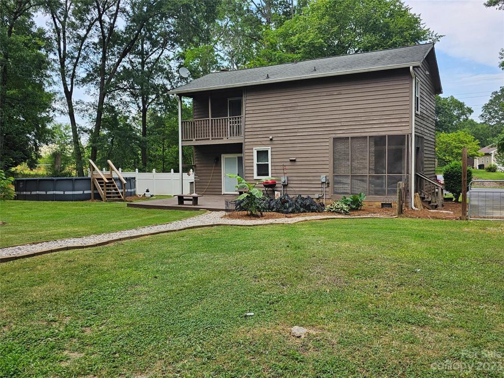 Screened porch off Dining room