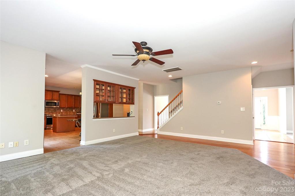 Great Room off Kitchen. New carpet and freshly painted.