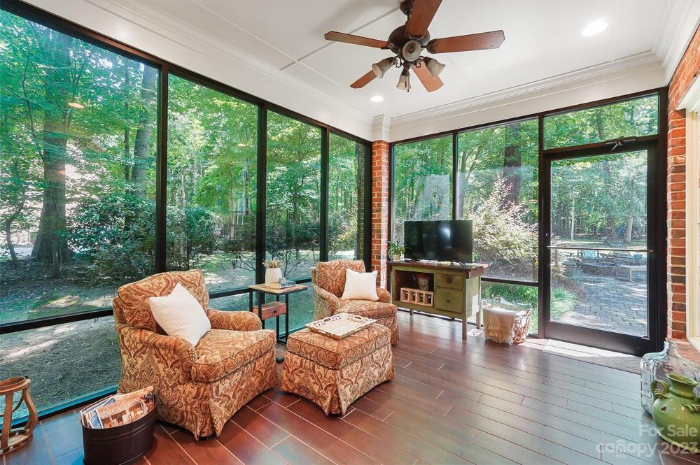 All seasons sunroom