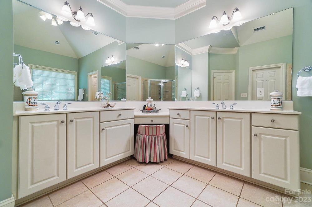 Large space for getting ready