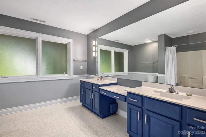 Full bath in basement