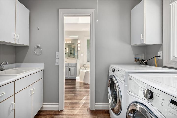 Main level laundry