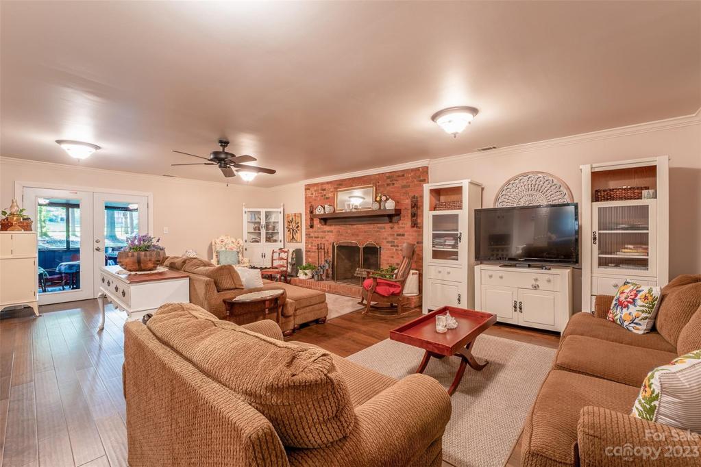 Check out how big this room is!