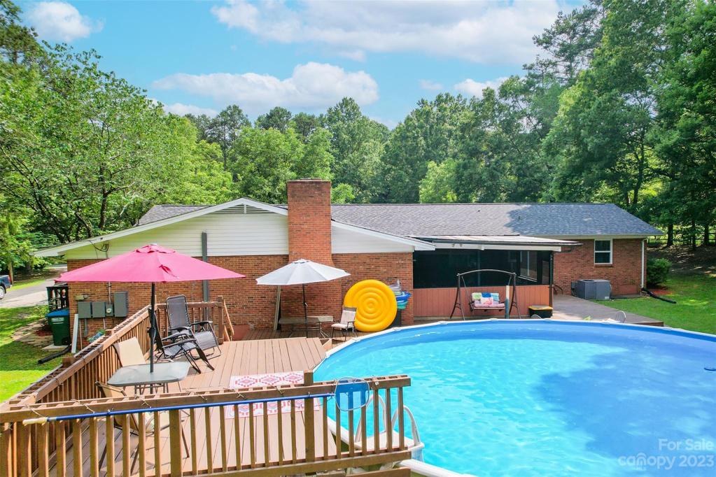 Upper level lounge area on the two tier deck