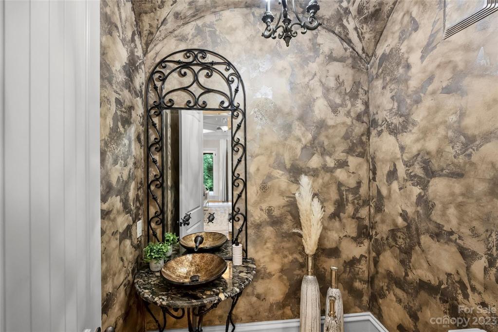 Powder room