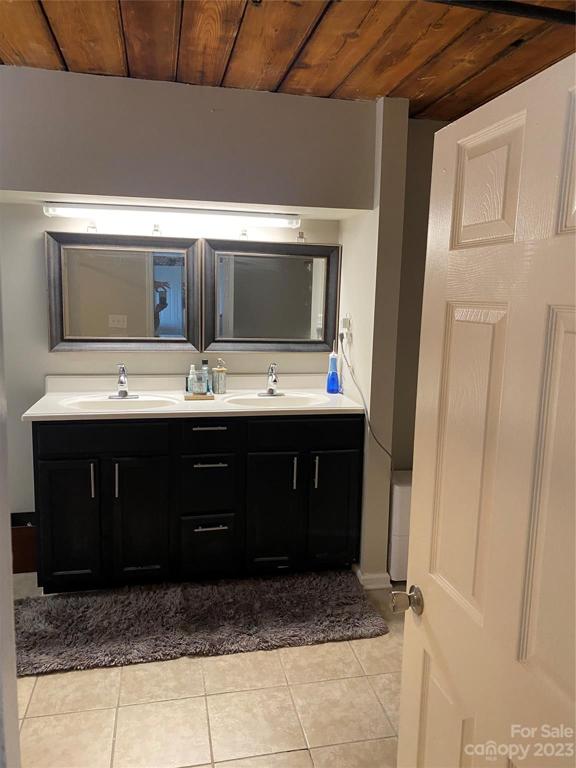 Upstairs Full Bath w/ dual sinks.
