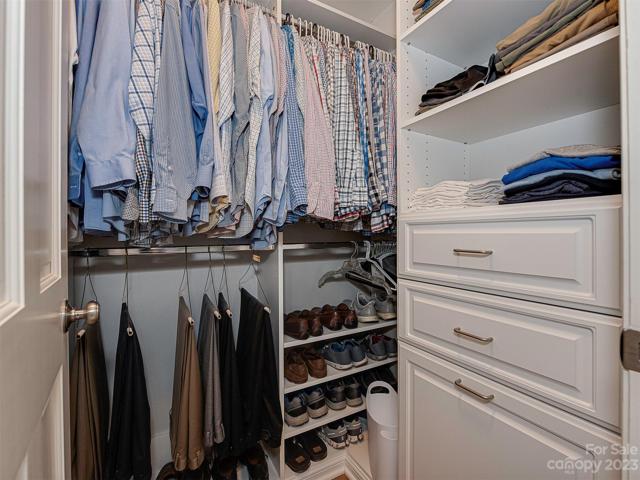 Walk-in closet