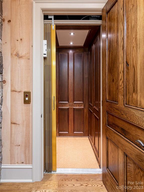 Elevator