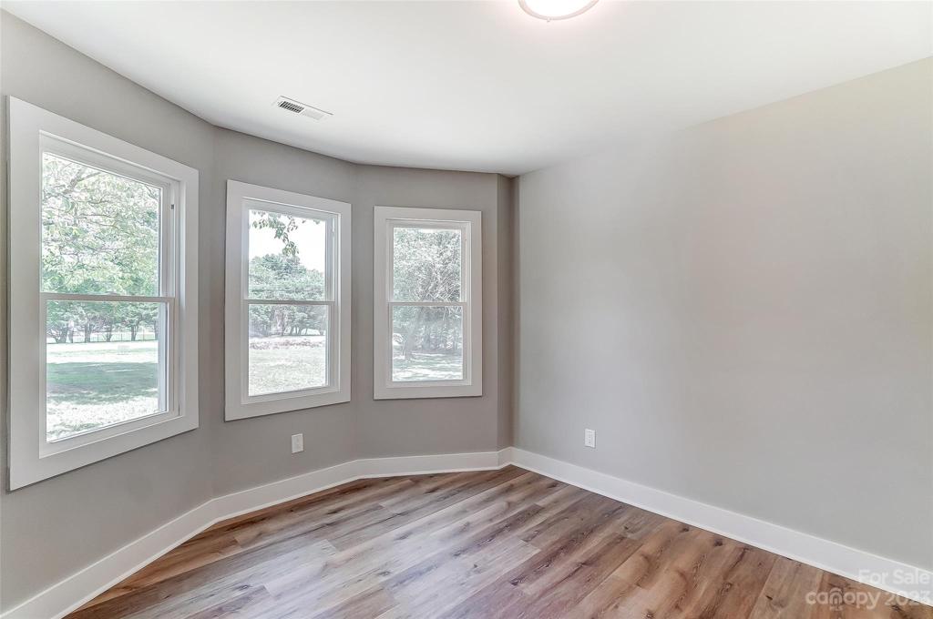 Offering another bay window to let in the natural light.