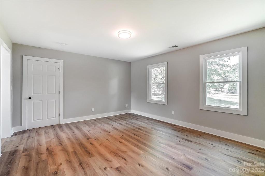 This primary suite is ready to become your oasis.