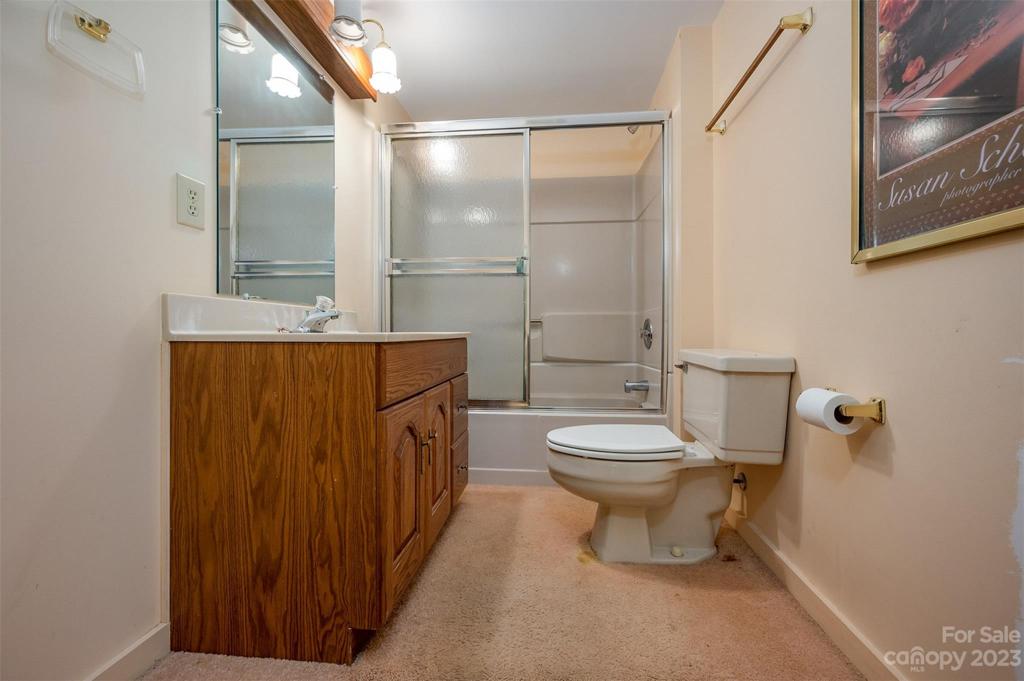 Full bath for BR #4
