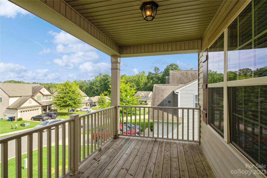 2nd floor covered balcony