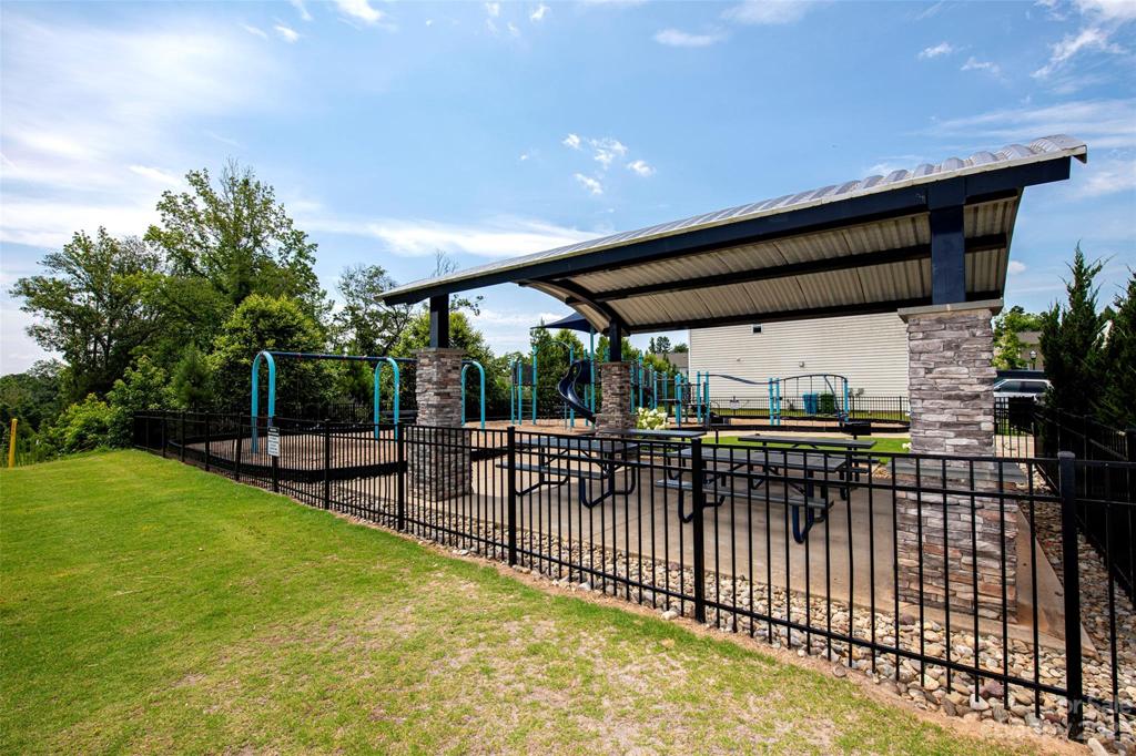 Community Picnic Area