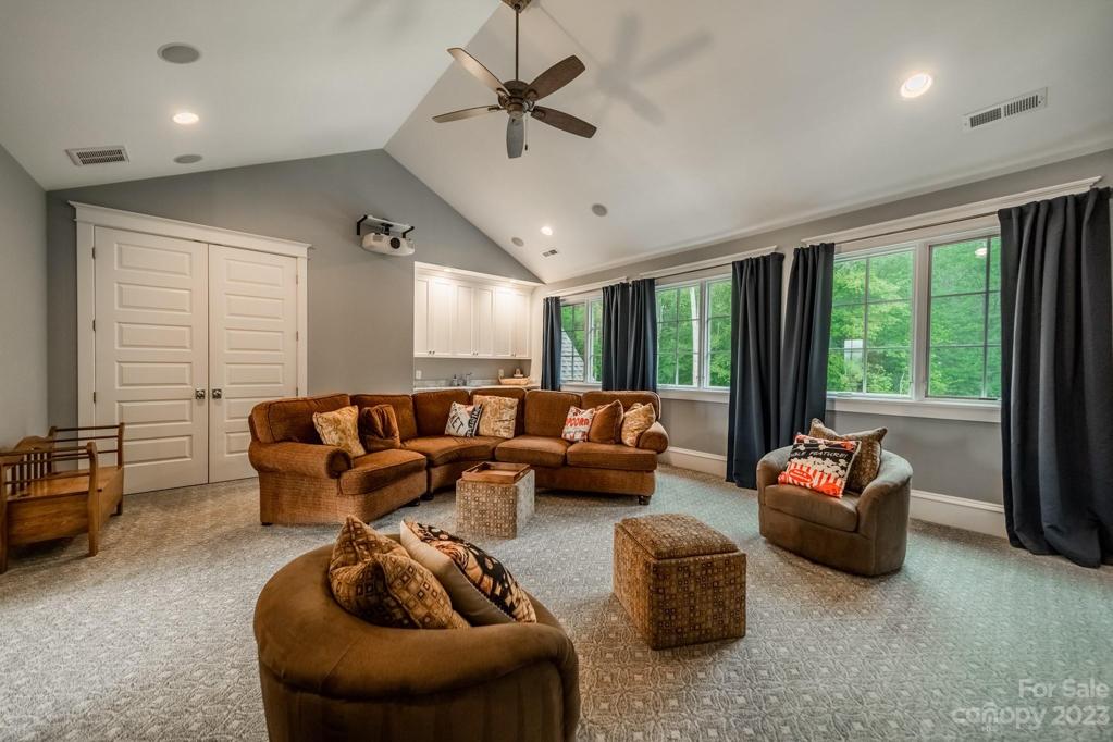 Movie Theater w/ wet bar