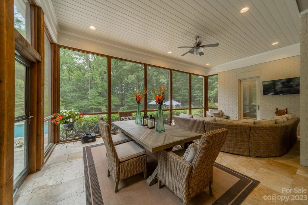 Screened-in Porch