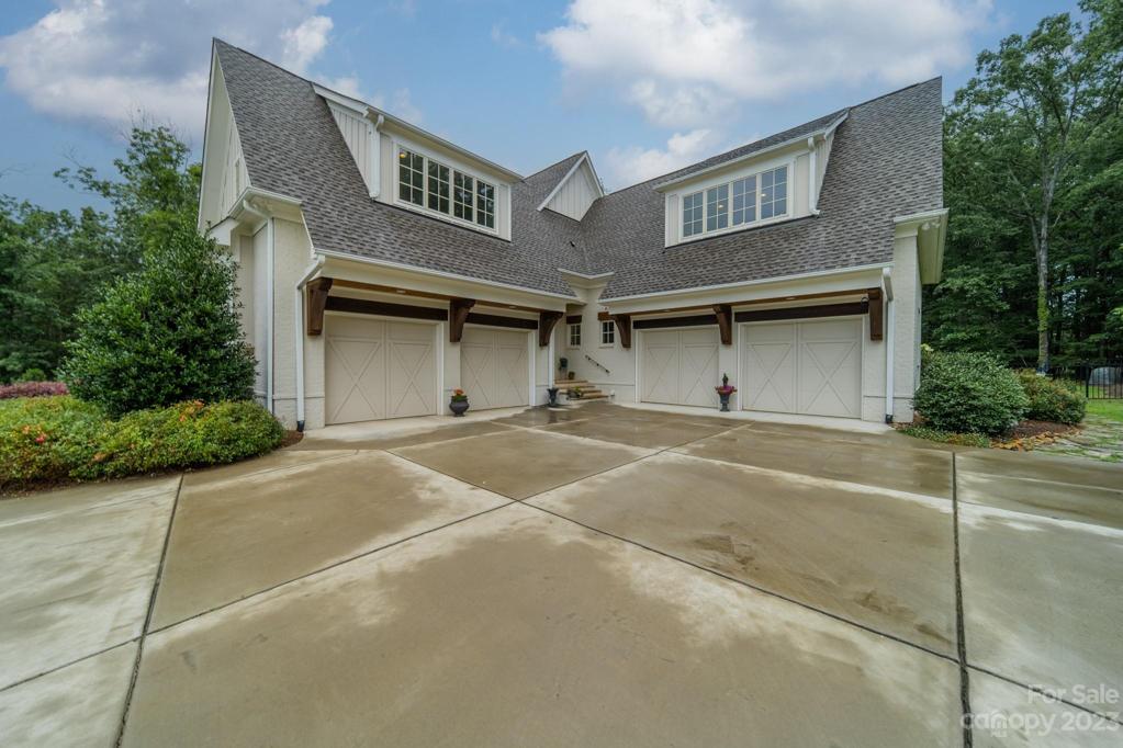 4 Car Garage