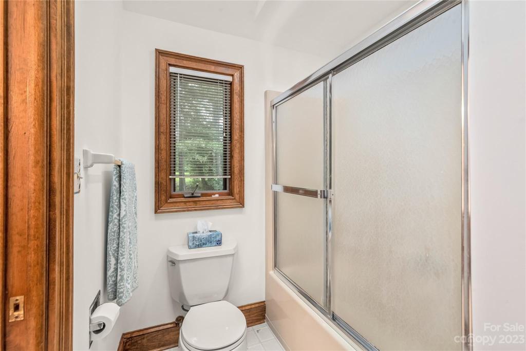 upstairs Hall full bath