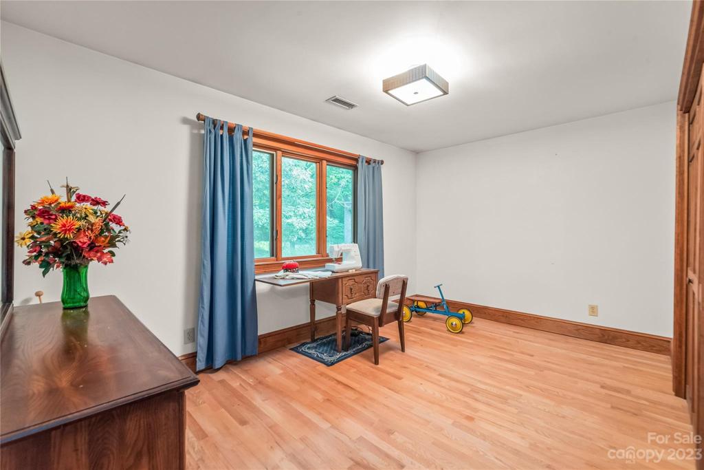 Second bedroom