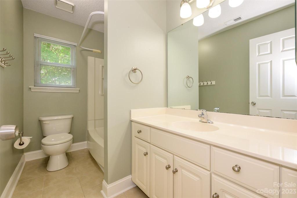 Full bath on upper level