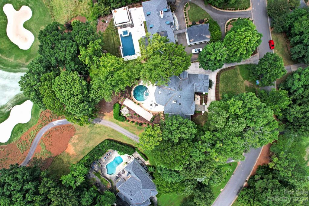 Custom Circular heated In-Ground Salt water pool.