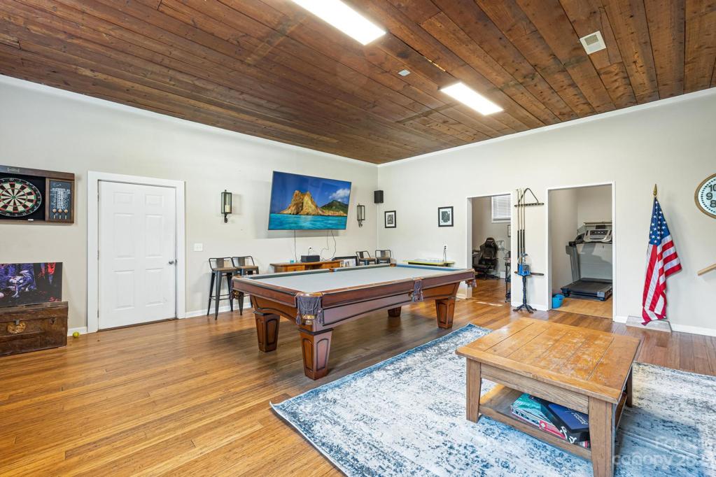 Another view of Flex room