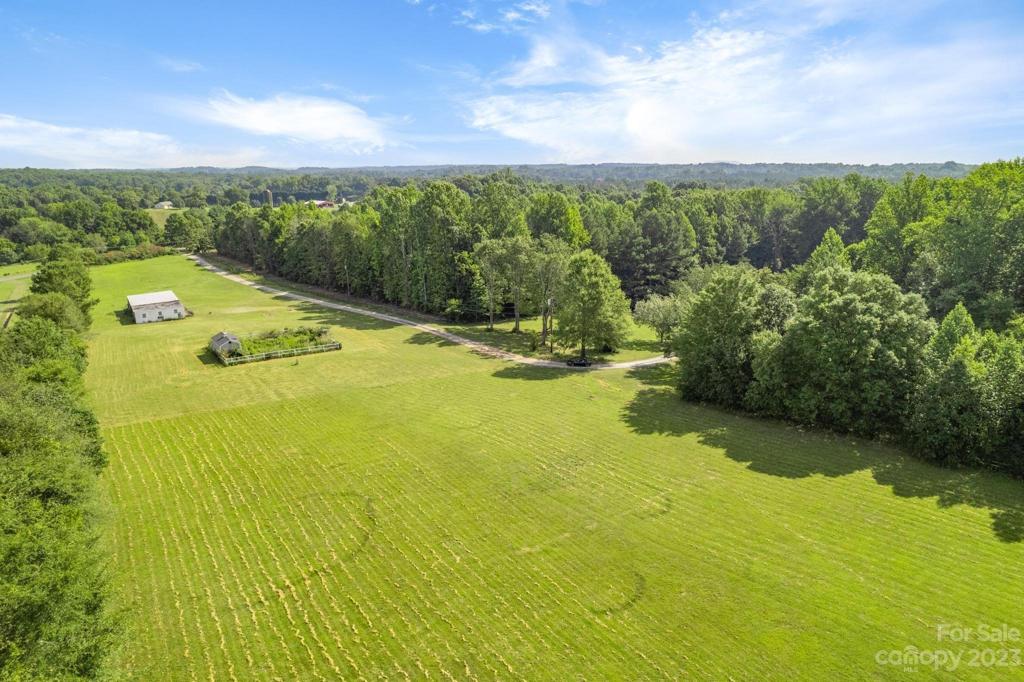 Horse paradise! The pastures are just waiting for them!